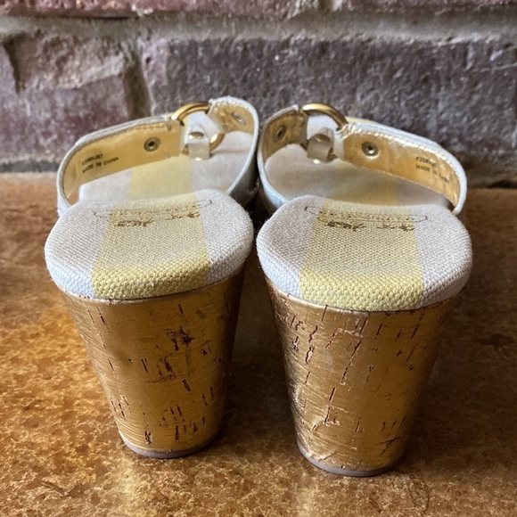 Coach Fauna white and gold Wedge thong slide sandals - Picture 5 of 8